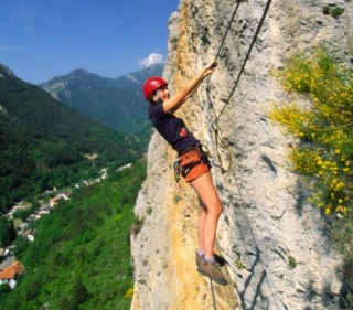 Decouvrez la Via Ferrata avec le Bureau des Moniteurs de la Vallee de l Herault Via Ferrata
